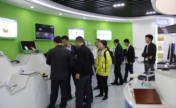 �����A�����������x���ν�B����Ӳ���aƷ 