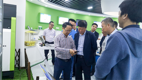 �츱����(j��ng)�����I(l��ng)��(d��o)һ��չʾͨ�^�֙C(j��)�˲鿴��(sh��)�r(sh��)�O(ji��n)�y(c��)��(sh��)��(j��)