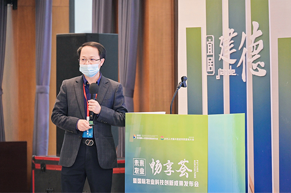 托普云農(nóng)智慧農(nóng)業(yè)研究院院長(zhǎng)朱旭華作經(jīng)驗(yàn)發(fā)布