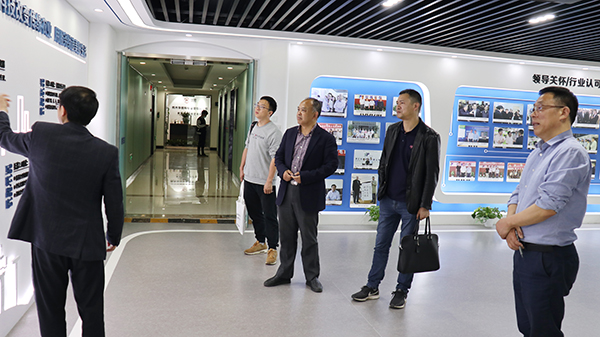 參觀托普云農數字展廳